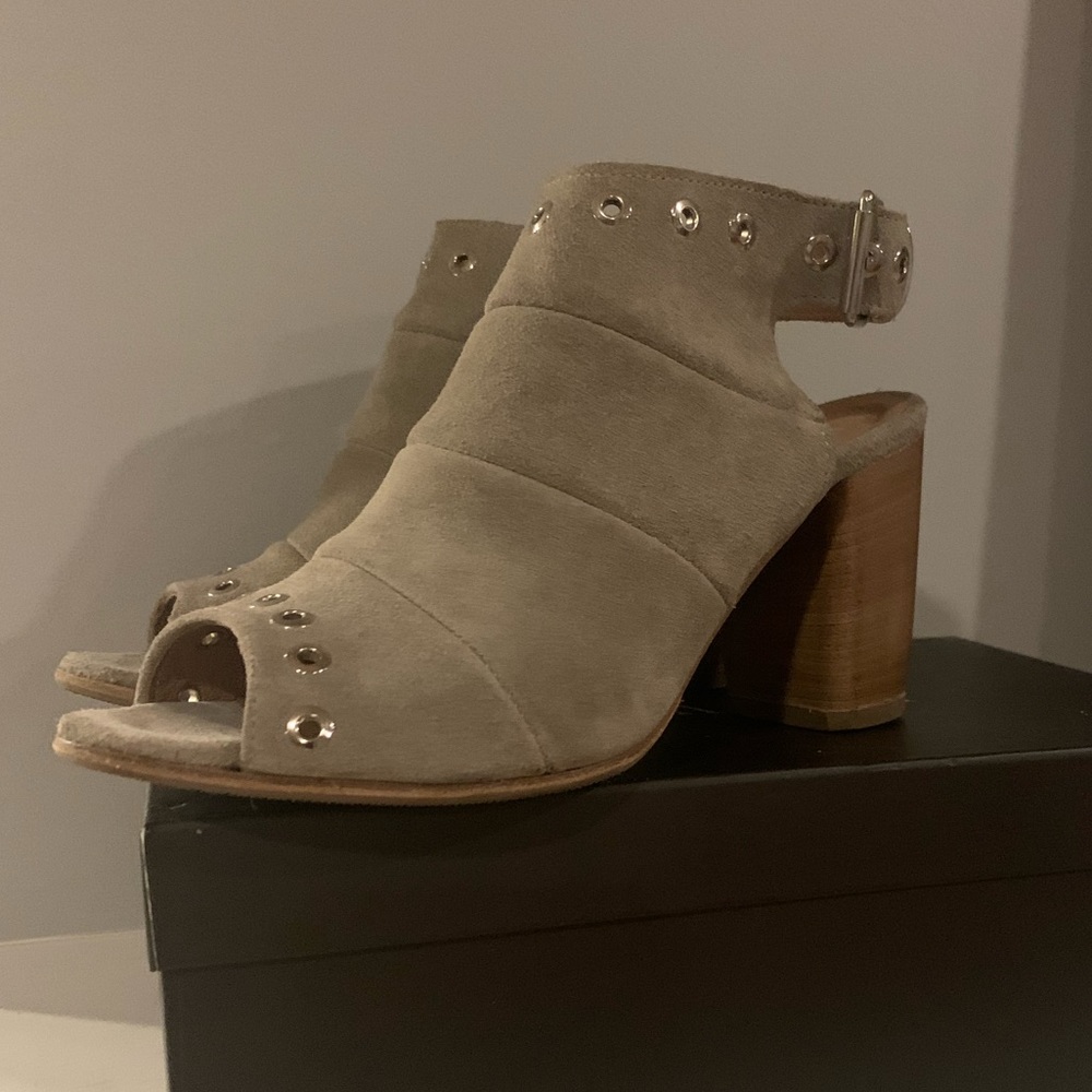 Ron White Suede Grommet Peep toe